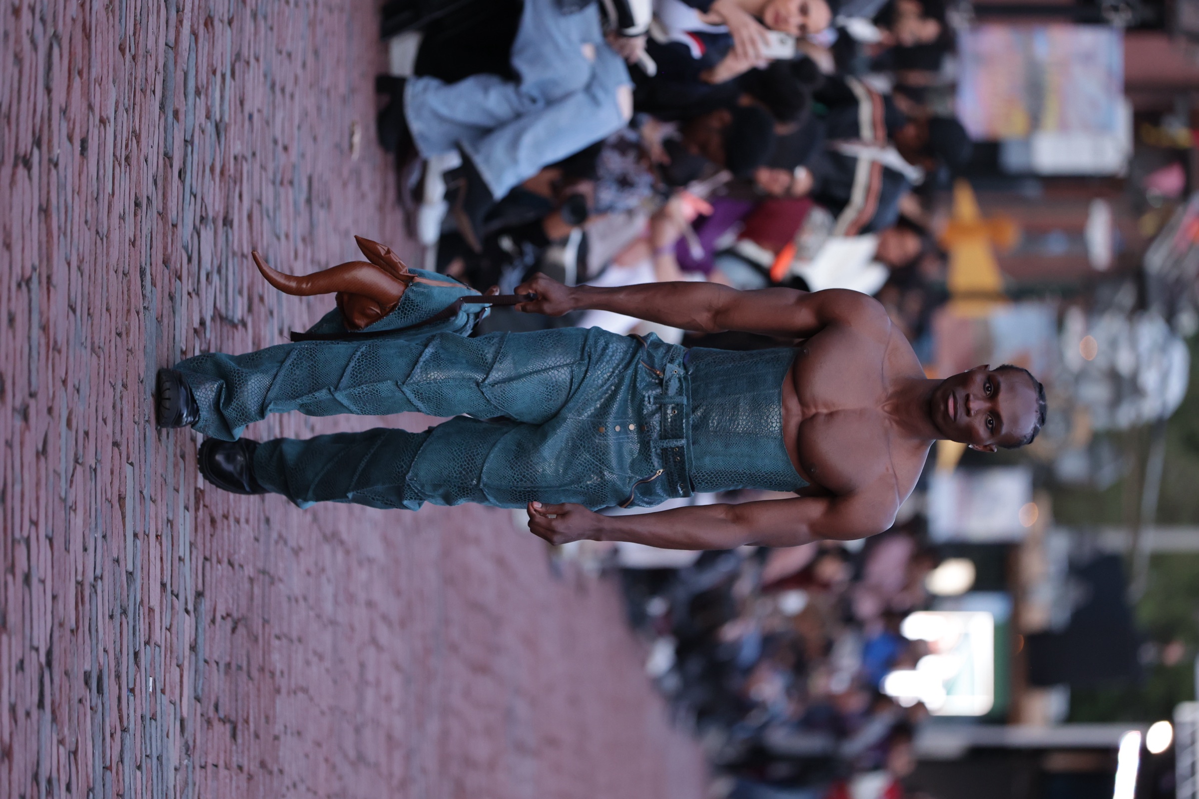 VVEYAGO · Distillery offsite · look 5